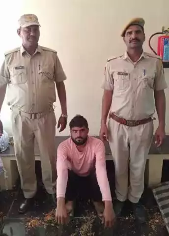 लूट के मामले में करीब 6 वर्ष से फरार आरोपी जुबेर गिरफ्तार