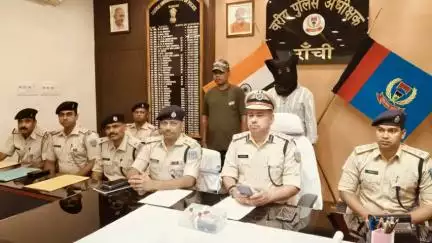 वरीय पुलिस अधीक्षक रांची को मिली गुप्त सूचना के आधार पर सुखदेवनगर थाना अंतर्गत आकाशवानी रातू रोड के पास से प्रतिबंधित मादक पदार्थ के क्रय विक्रय करने वाले एक अपराधकर्मी को गिरफ्तार किया गया एवं इसके पास से 26 ग्राम ब्राउन शुगर बरामद।