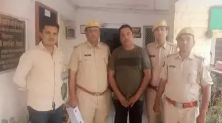चौहाबोर्ड थाना क्षेत्र मे महिला की हत्या के मामले को मात्र 24 घण्टे मे पर्दाफाश कर एक आरोपी को किया गिरफ्तार व वारदात मे प्रयुक्त वाहन स्कुटी बरामद।