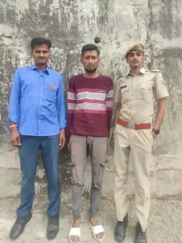 #PaliPolice
SHO सुमेरपुर व टीम की कार्रवाई, अवैध मादक पदार्थ गांजा 0.380 कीलोग्राम के साथ आरोपी दलीचंद उर्फ फुला माली गिरफ्तार।