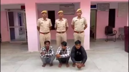 #PS Gotan:- स्कूलों में चोरी करने वाली गैंग के तीन शातिर सदस्य सरहद लिलिया से #गिरफ्तार। बड़ी मात्रा में चोरी किये गये इलेक्ट्राॅनिक उपकरण एवं 04 मोटरसाइकिलें बरामद की गई।
