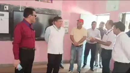 स्ट्रांग रूम का निरीक्षण करने पहुंचे जनरल ऑब्जर्वर देव कृष्णा तिवारी, तैयारियों का लिया जायजा। रतिया एसडीएम भी रहे मौजूद