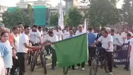 एडीसी राहुल मोदी ने भट्टू के शिवाजी पार्क से सायक्लोथोन यात्रा को झंडी दिखाकर किया रवाना #ChunavKaParv #DeshKaGarv