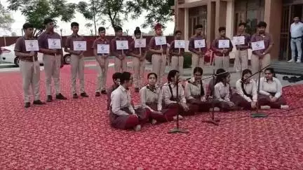 वोटर जागरूकता: विद्यार्थियों ने दी कव्वाली व सामूहिक नृत्य की शानदार प्रस्तुति #ChunaKaParv #DeshKaGarv #IVote4Sure