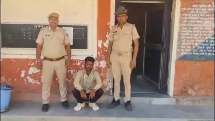 #थाना पांचैड़ीः- नाबालिग बालिका के अपहरण के प्रकरण में नाबालिग बालिका को दस्तयाब कर एक आरोपी शिवराज को सरहद जनाना से किया गिरफ्तार।