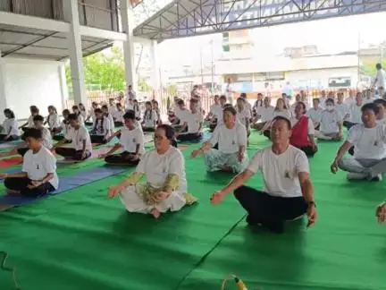 Miss Jane Namchu, ADG (NEZ), officers of PIB and CBC Imphal, performed Yoga along with staff and over 60 students on the occasion of #InternationalDayofYoga in Imphal organized by CBC Imphal & PIB Imphal.