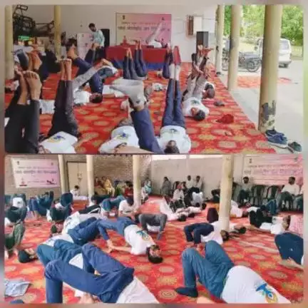As part of #IDY2024, #CBC_Hisar organized a #YogaDay event at Govt. ITI Bhodia Khera, #Hisar. Principal Ramesh Kumar as the Chief Guest, students performed yoga under the guidance of Yoga Expert Pramod Kumar.🧘‍♂️