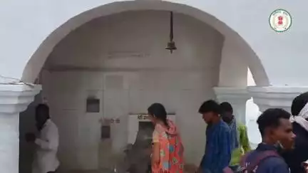 पवित्र सावन मास के पंचम दिवस आइए जांजगीर-चांपा जिले के खरौद में स्थित लक्ष्मणेश्वर महादेव मंदिर में भगवान शिव जी के करते हैं दर्शन।
भगवान भोलेनाथ की कृपा आप सभी पर सदैव बनी रहे।
#छत्तीसगढ़_के_शिवालय