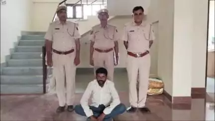 #PS सुरपालिया:- गश्त के दौरान एक आरोपी राजूराम को #गिरफ्तार कर, उसके कब्जे से एक अवैध इकनाली टोपीदार बंदूक जब्त की गई।