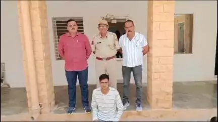 #PS कोतवाली नागौर:- दिन दहाड़े बंद मकान का ताला तोड़कर चोरी करने के प्रकरण में आरोपी राकेश को जोधपुर से किया #गिरफ्तार।