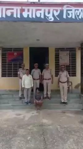 #Dausa #महुवा थाना पुलिस की कार्रवाई 

स्मैक के साथ एक युवक गिरफ्तार, युवक पुष्पेन्द्र शर्मा को किया गिरफ्तार, आरोपी के कब्जे से 15.54 ग्राम स्मैक की बरामद, पुलिस ने एक बाइक व डिजिटल कांटा किया बरामद