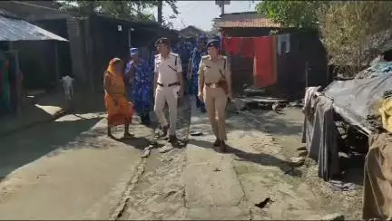 कल  माननीय मुख़्यमंत्री नीतिश कुमार को सुपौल जिला आगमन को लेकर  मलाढ पंचायत में फ्लैग मार्च किया जा रहा है