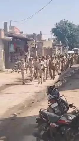 आगामी विधानसभा उप चुनावों के मध्यनजर थाना खींवसर, पांचौड़ी, सदर मूण्डवा तथा कुचेरा क्षेत्र में पुलिस, आर.ए.सी. एवं बीएसएफ के जवानों द्वारा फ्लैग मार्च ।