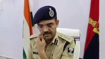 महिसौर थाना क्षेत्र के 04 वर्ष के बच्चे को खरीद-बिक्री करने वाले 03 अभियुक्तों को किया गया गिरफ्तार...