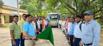 पौष्टिक अनाज की खेती के लिये राज्यस्तरीय परिभ्रमण कार्यक्रम के तहत राजगीर अनुमंडल के पांच प्रखंडो से कुल 50 किसानों को सेंटर ऑफ़ एक्सीलेंस फ़ॉर मिल्लेट, टनकुप्पा, गया के लिए एसएओ राजगीर, राजेश कुमार के द्वारा हरी झंडी दिखा कर रवाना किया गया