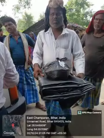 बाढ़ प्रभावितों के सहयोग के लिए जिला प्रशासन पूर्वी चंपारण कृत संकल्पित: बाढ़ प्रभावित निष्क्रमित आबादी के बीच अब तक 4514 पॉलीथिन शीट्स एवं 4280 पैकेट से अधिक सूखा राशन पैकेट का वितरण किया गया है।