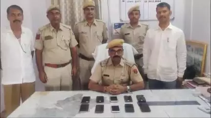 #PS Sadar Nagaur :- ऑपरेशन एन्टीवायरस  अभियान के तहत लगभग 1.50 लाख रूपये की कीमत के कुल 10 मोबाईल फोन बरामद कर उनके वास्तविक मालिकों को सुपुर्द किये 
गये।