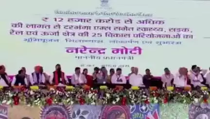दरभंगा, सीतामढ़ी, अयोध्या रूट पर अमृत भारत ट्रेन से भी लोगों को बहुत मदद मिली है: माननीय प्रधानमंत्री श्री #narendramodi जी 
#RailInfra4Bihar #railminindia
