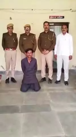 जिला पुलिस अधीक्षक जैसलमेर सुधीर चौधरी के निर्देशन में, पुलिस थाना कोतवाली जैसलमेर द्वारा हनुमान सर्किल पर सरकारी सम्पति को नुकसान पहुंचाने के प्रकरण में वांछित मुल्जिम को किया गिरफ्तार
