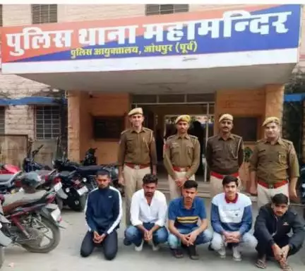 पुलिस थाना महामंदिर पुलिस टीम द्वारा दिनांक 31.11.2024 की रात्रि में थाना महामन्दिर व माता का थान एरिया में खड़े 16 वाहनों में तोडफोड़ कर दशहत फैलाने वाले बदमाशों के विरूद्ध प्रभावी कार्यवाही।