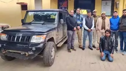 #Dausa #सैंथल_थाना पुलिस व DST की कार्यवाही 

दिन दहाड़े हुई फायरिंग करने वाले आरोपी आदित्य मीना को गिरफ्तार कर एक नाबालिग को किया निरुद्ध, एक बोलेरो कार व हथियार भी किए बरामद।
#DausaPolice