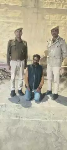 कोटा शहर पुलिस थाना गुमानपुरा की टीम द्वारा अवैध नींबू देशी सादा मदिरा के 52 पव्वों सहित एक अभियुक्त गिरफ्तार। 

।कोटा शहर पुलिस सदैव आपकी सेवा में तत्पर।