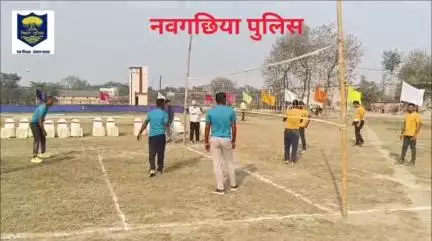 #गणतंत्र_दिवस के अवसर पर पुलिस अधीक्षक नवगछिया द्वारा पुलिस पदाधिकारियों/कर्मियों के शारीरिक एवं मानसिक तौर पर स्वस्थ रखने के साथ मनोबल बढ़ाने हेतु पुलिस केंद्र, नवगछिया में वॉलीबाल मैच का आयोजन किया गया।