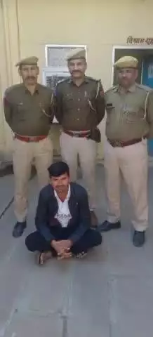अवैध मादक पदार्थ एमडी तस्करी के विरुद डीएसटी पूर्व व थाना बनाड की सयुक्त कार्यवाही।

अवैध मादक पदार्थ 41.80 ग्राम एमडी सहित अभियुक्त सहीराम विश्नोई गिरफ्तार ।