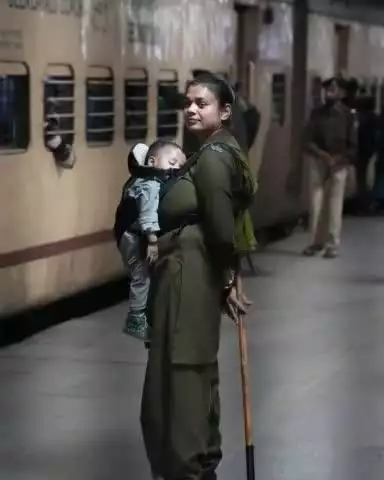 "ये खाकी है, परिस्थितियां चाहे कैसी भी हो अपने कर्तव्य पथ पर अडिग रहती है|"