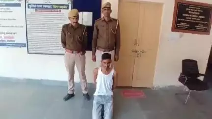 #Balotra: बालोतरा पुलिस द्वारा 5000 रूपए का ईनामी अपराधी केशाराम उर्फ केशा मारवाड़ी गिरफ्तार।

जिला बालोतरा की टाॅप-10 सूची में था शामिल।

अवैध बजरी खनन व राजकार्य में बाधा डालने सहित 03 प्रक