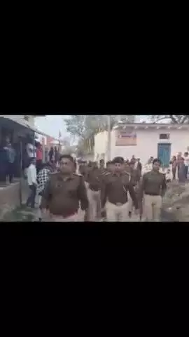 कैमूर पुलिस द्वारा आगामी #महा शिवरात्रि पर्व के अवसर पर शांति एवं विधि व्यवस्था संधारण हेतु दुर्गावती थाना अंतर्गत पुलिस पदाधिकारी/कर्मियों के द्वारा फ्लैग मार्च निकाला गया।
Bihar Police