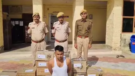 #Balotra: बालोतरा पुलिस द्वारा अवैध शराब के विरूद्ध कार्यवाही।

दुकान से 16 कार्टून विभिन्न ब्राण्ड की अवैध शराब बरामद।

अवैध शराब विक्रेता मंगलाराम गिरफ्तार।