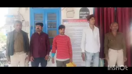 केिशनपुर: किशनपुर में अवैध हथियार और शराब के खिलाफ पुलिस की बड़ी कार्रवाई, तीन गिरफ्तार