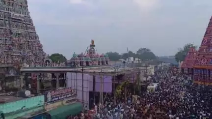 விருத்தாசலம்: விருத்தாசலம் விருத்தகிரீஸ்வரர் கோவிலில் தேர் திருவிழா ஆயிரக்கணக்கானோர் பங்கேற்பு