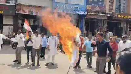 #भाजपा के इशारों पे #ED द्वारा द्वेषपूर्ण कार्यवाही के विरोध में कोंडागांव कांग्रेस द्वारा भाजपा और Ed का पुतला दहन किया