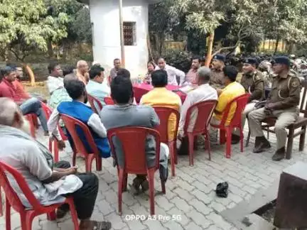 आज दिनांक-11.03.25 को #कदवा थाना परिसर में आगामी होली पर्व एवं अन्य पर्व-त्योहारों को शांतिपूर्ण माहौल में संपन्न कराने हेतु थानाध्यक्ष के नेतृत्व में सामाजिक कार्यकर्ताओं के साथ #शांति_समिति की बैठक आयोजित की गई।