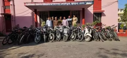 🌟 पुलिस थाना विधाधर नगर की बडी कार्यवाही, शातिर वाहन चोर बाल अपचारी सहित दो गिरफ्तार, 06 मोटरसाईकिल, 02 स्कुटिया, 16 महंगी साईकिल तथा 04 महंगे मोबाईल फोन बरामद।