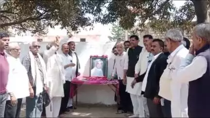 सिरमौर: सिरमौर में पूर्व विधायक व पूर्व सांसद की पुण्यतिथि मनाई गई, ब्लॉक कांग्रेस कमेटी जवा ने किया आयोजन