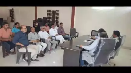 हंडिया: कलेक्टर के निर्देश पर प्राचीन सिद्धनाथ मंदिर समिति के गठन को लेकर तहसील कार्यालय में हुआ बैठक का आयोजन