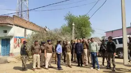 #होली पर्व के अवसर पर भभुआ थाना अंतर्गत अनुमंडल पुलिस पदाधिकारी भभुआ के द्वारा #फ्लैग_मार्च किया गया। #होली पर्व को शांतिपूर्ण व सुरक्षित माहौल में संपन्न कराने एवं विधि व्यवस्था बनाए रखने हेतु कैमूर पुलिस प्रतिबद्ध है।
#biharpolice