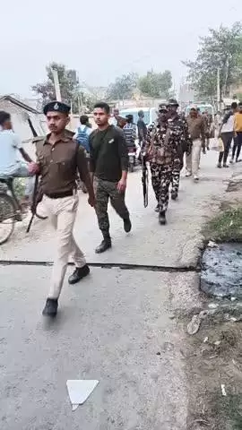 आप मनाएं त्योहार सुरक्षित माहौल में,इसके लिए प्रतिबद्ध हैं हम 

आज दिनांक-13.03.25 की संध्या #कुर्सेला थानान्तर्गत #होली_पर्व_2025 को शांतिपूर्ण माहौल मे सम्पन्न कराने एवं विधि-व्यवस्था बनाए रखने हेतु #कटिहार_पुलिस