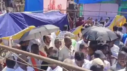 பட்டுக்கோட்டை: காந்தி சிலை அருகே ஆயிரத்திற்கும் மேற்பட்டோர் உண்ணாவிரதப் போராட்டம்