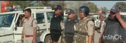 गुढ़: गुढ नगर परिषद क्षेत्र में डीएसपी और थाना प्रभारी के नेतृत्व में निकाला गया फ्लैग मार्च