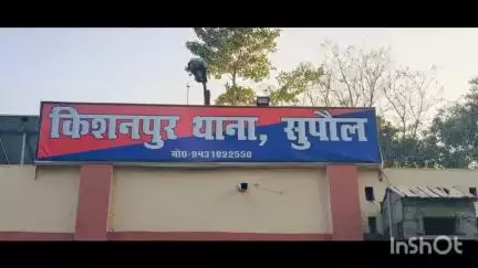 केिशनपुर: किशनपुर थाना पुलिस ने फ्लैग मार्च निकाला, नशेड़ियों और अपराधियों पर रहेगी नजर