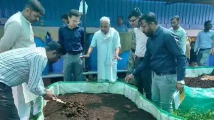 रहटगांव: कलेक्टर ने ग्राम आलमपुर के जैविक खेती करने वाले किसान के खेत का दौरा किया