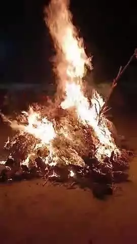 परंपरागत तरीके से होलिका दहन के साथ ही शुरू हुआ होली का त्योहार #नगर पंचायत जहानागंज आजमगढ़ #happyholi