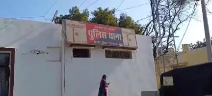 सिरमौर: डंपर की चपेट में आने से बाइक सवार पति की मौत, पत्नी गंभीर, होली का त्योहार मातम में बदला