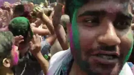 बख्तियारपुर माधोपुर गांव से हर साल की तरह इस साल भी निकला होली झाड़ कीर्तन होली मनाया गया.  #follow me