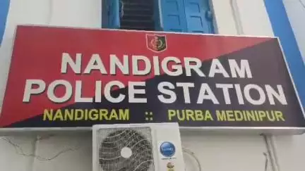 নন্দীগ্রাম ২: বেদমন্দিরে বাইক দুর্ঘটনায় মৃত যুবকের দেহ ময়নাতদন্তের জন্য তমলুক জেলা হাসপাতালে পাঠাল পুলিশ