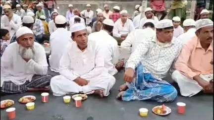 বৰভাগ: পুৱ কালাকুচিত ইফতাৰ অনুষ্ঠান,উপস্থিত জিলা বিজেপিৰ সভাপতি জয়ন্ত বুজৰবৰুৱা